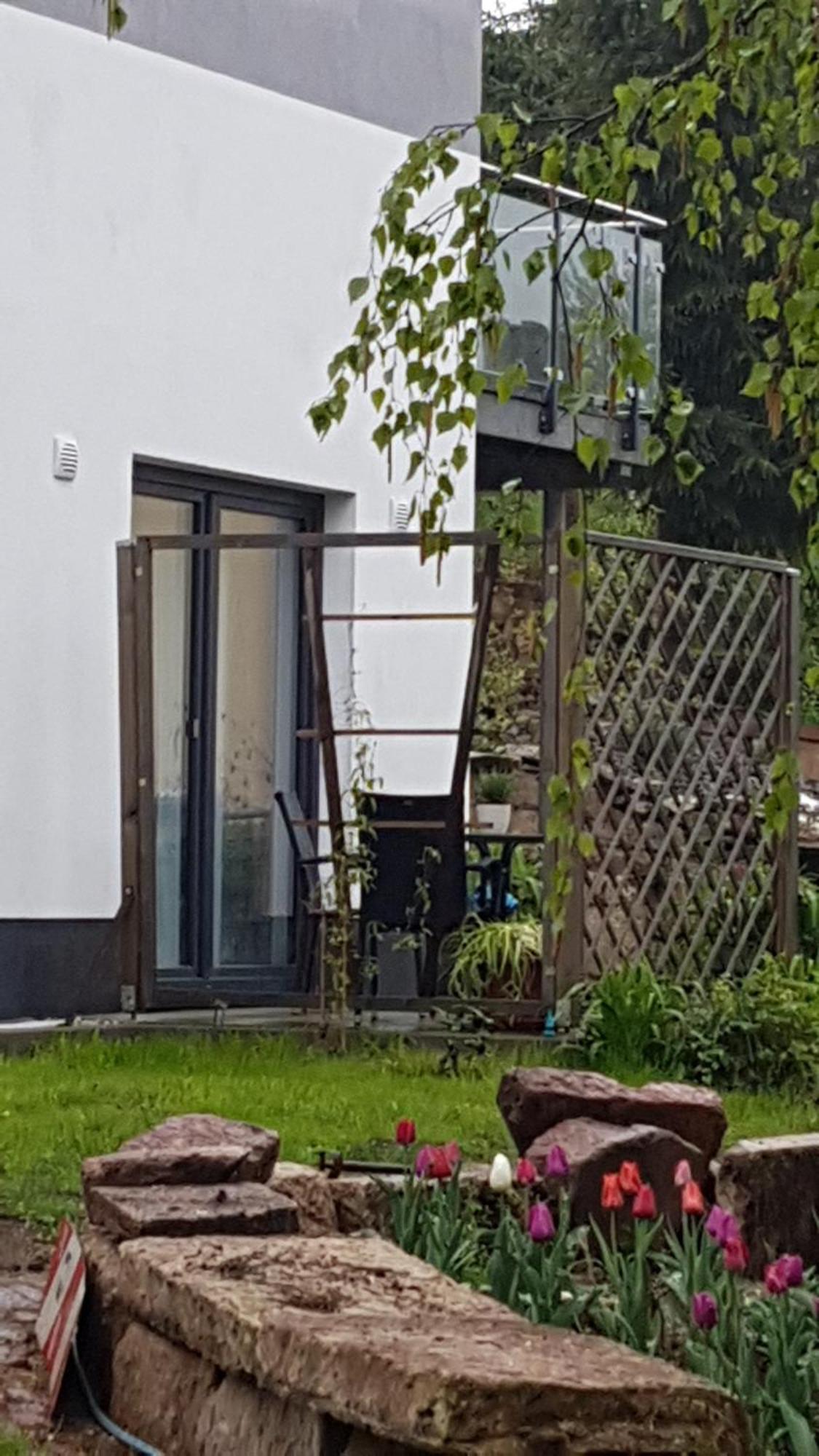 Eubaer Strasse Leilighet Niederwiesa Eksteriør bilde